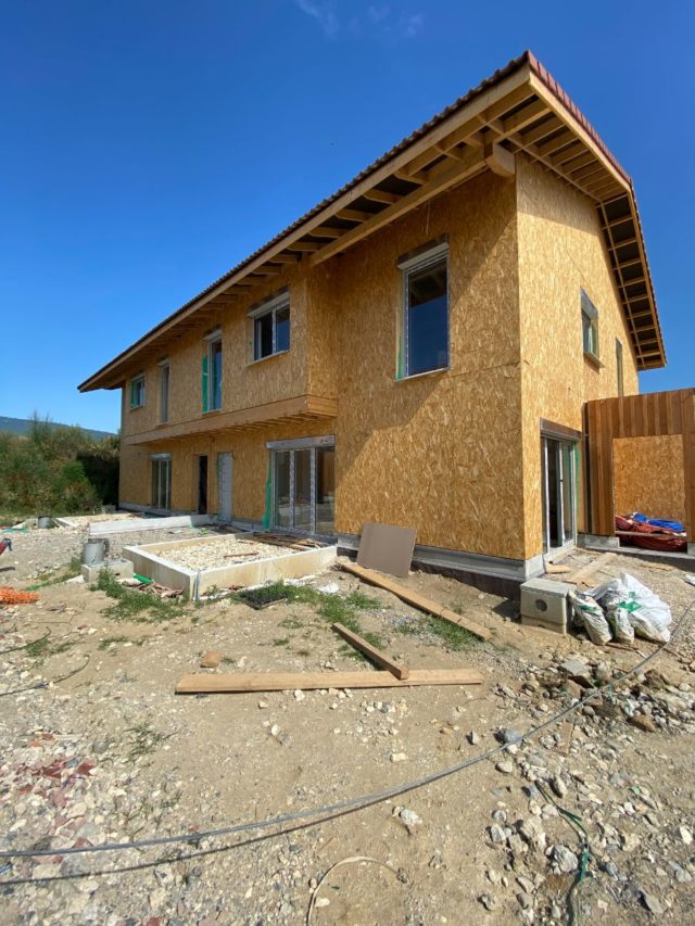 Juillet 2022 - Avancement chantier achèvement de l’assemblage de notre quatrième villa en ossature bois.
